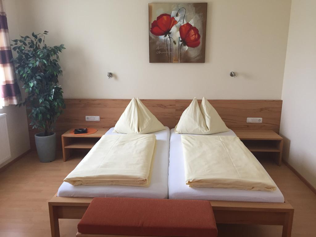 Gasthaus Hotel Feldschlange Ried im Innkreis Buitenkant foto