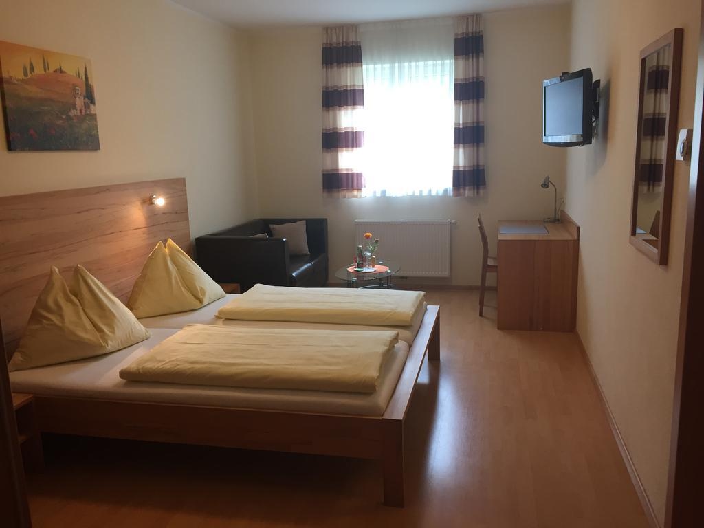 Gasthaus Hotel Feldschlange Ried im Innkreis Buitenkant foto